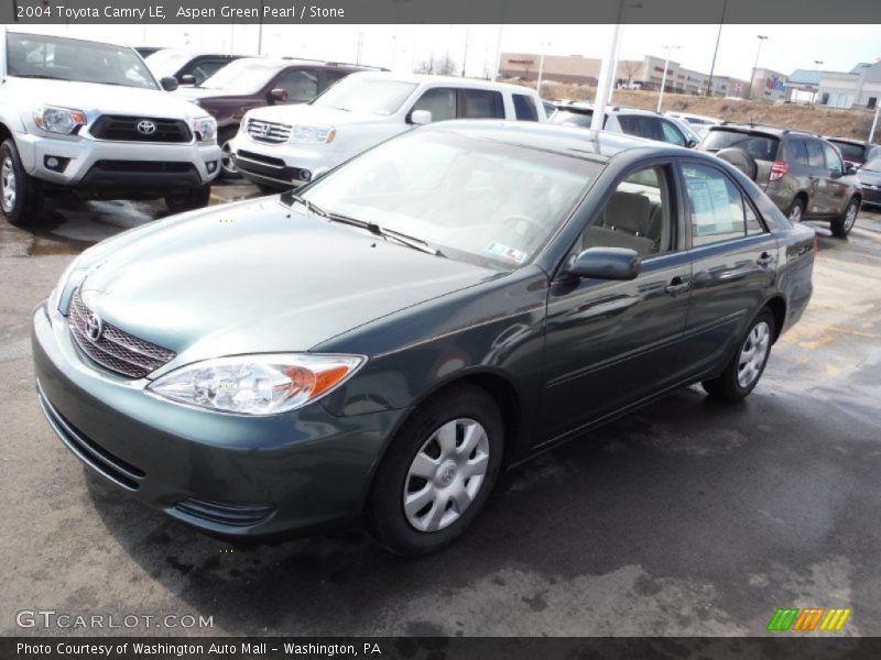 Front 3/4 View of 2004 Camry LE