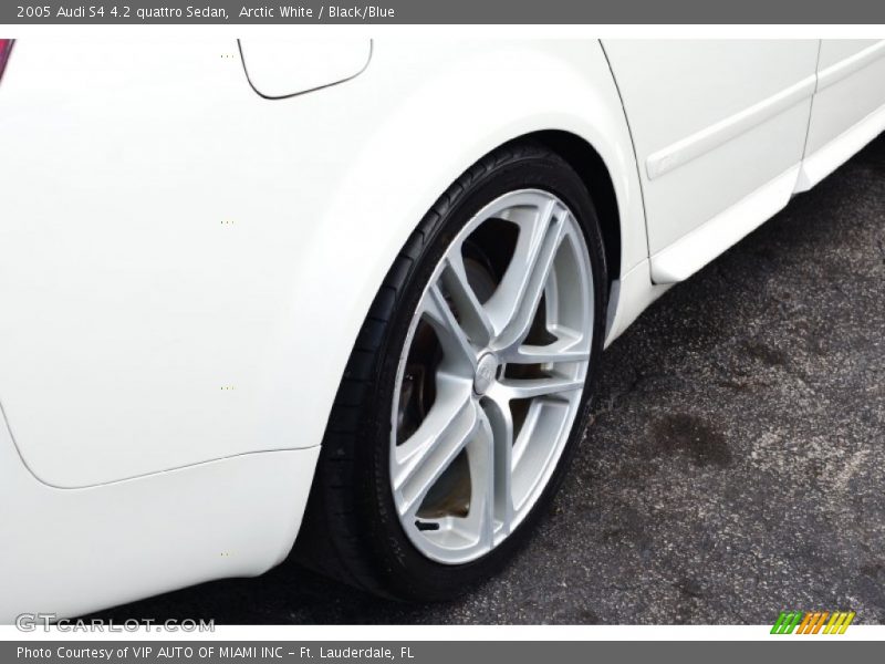 Arctic White / Black/Blue 2005 Audi S4 4.2 quattro Sedan