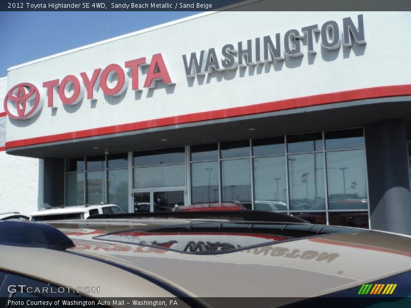 Sandy Beach Metallic / Sand Beige 2012 Toyota Highlander SE 4WD