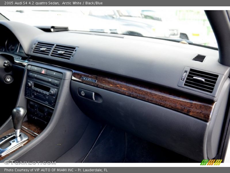 Arctic White / Black/Blue 2005 Audi S4 4.2 quattro Sedan