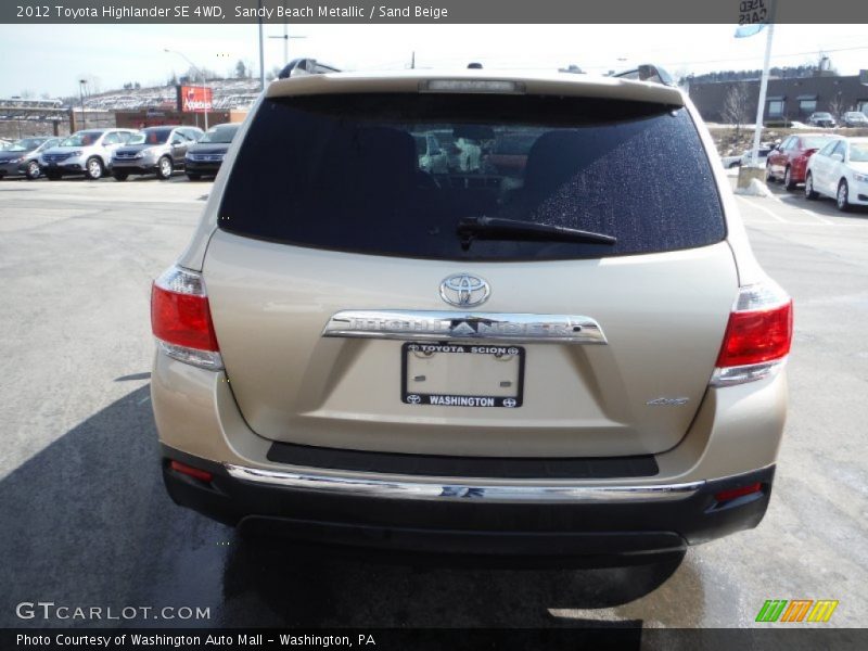 Sandy Beach Metallic / Sand Beige 2012 Toyota Highlander SE 4WD