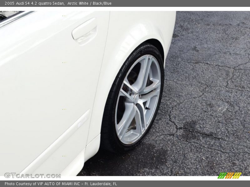 Arctic White / Black/Blue 2005 Audi S4 4.2 quattro Sedan