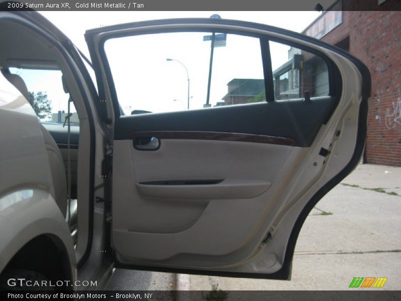 Gold Mist Metallic / Tan 2009 Saturn Aura XR
