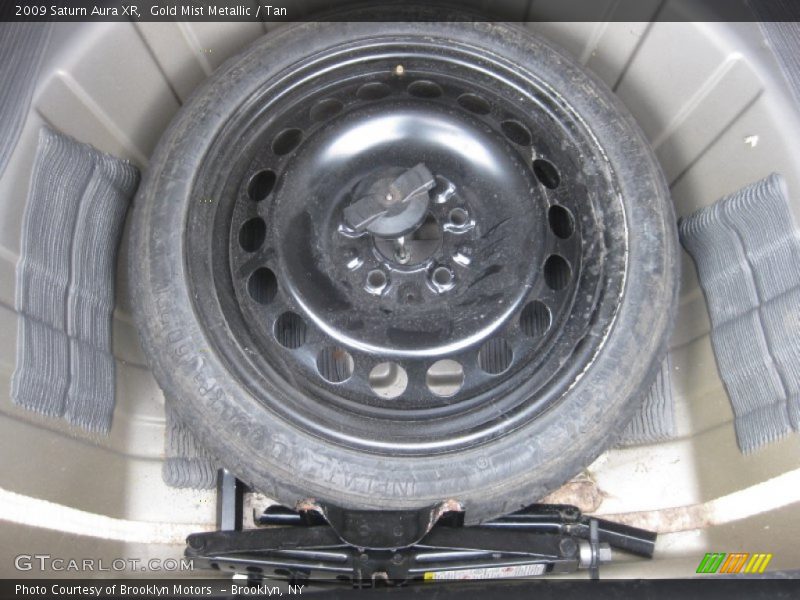 Gold Mist Metallic / Tan 2009 Saturn Aura XR