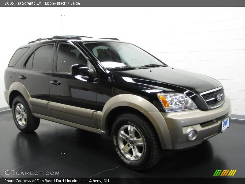 Ebony Black / Beige 2005 Kia Sorento EX