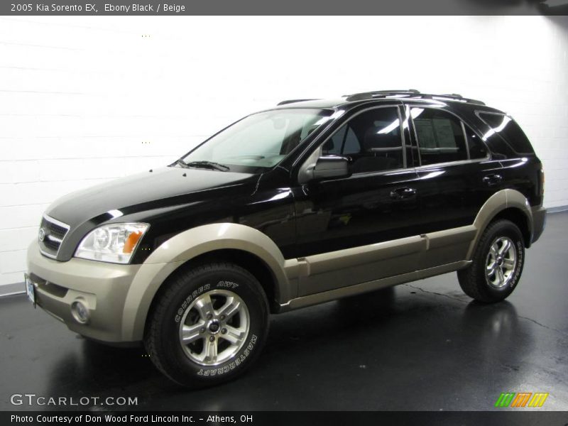 Ebony Black / Beige 2005 Kia Sorento EX