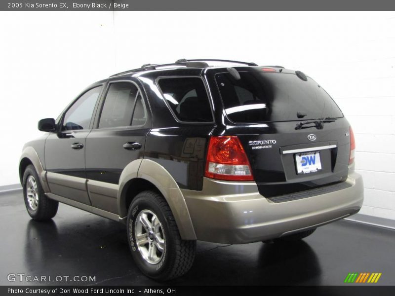 Ebony Black / Beige 2005 Kia Sorento EX