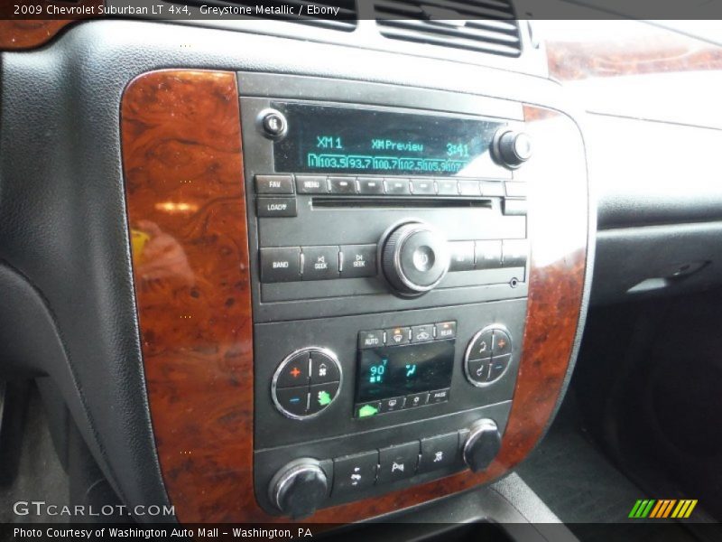 Controls of 2009 Suburban LT 4x4