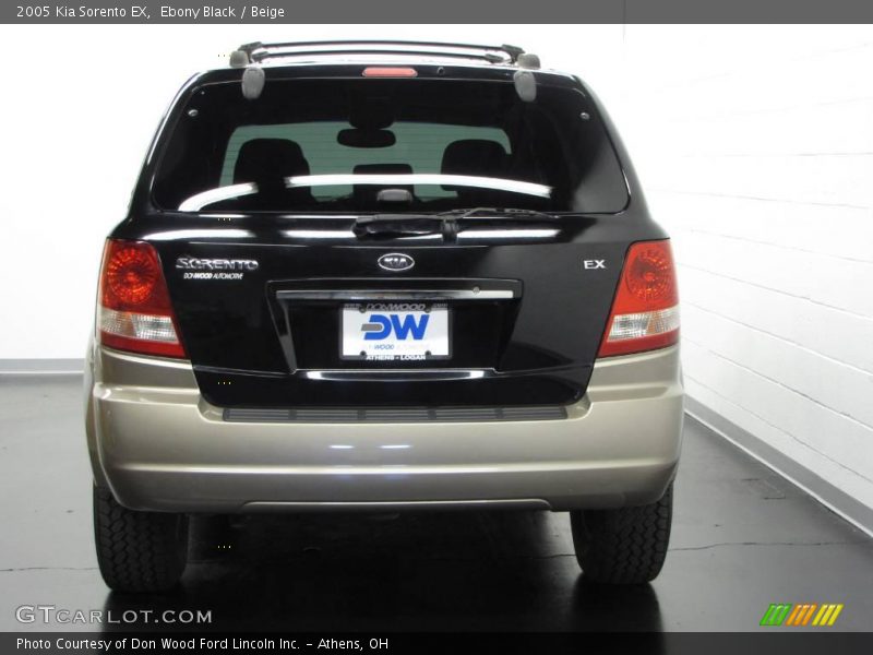 Ebony Black / Beige 2005 Kia Sorento EX