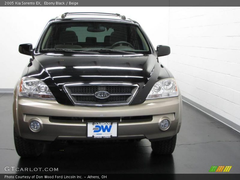 Ebony Black / Beige 2005 Kia Sorento EX