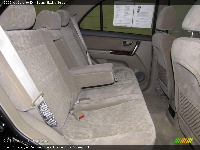 Ebony Black / Beige 2005 Kia Sorento EX