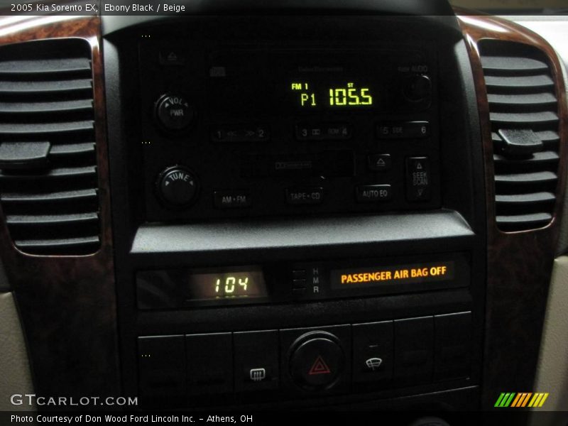 Ebony Black / Beige 2005 Kia Sorento EX