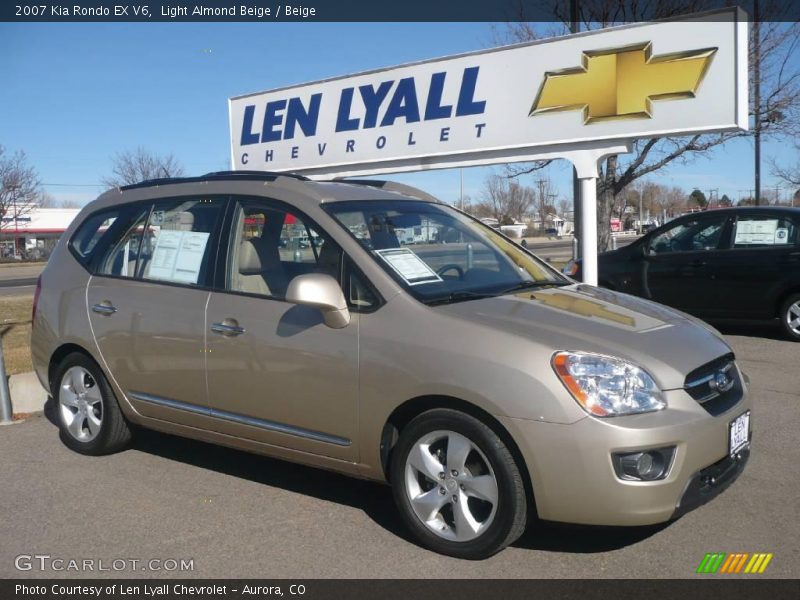 Light Almond Beige / Beige 2007 Kia Rondo EX V6