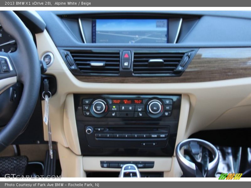 Alpine White / Beige 2013 BMW X1 xDrive 28i