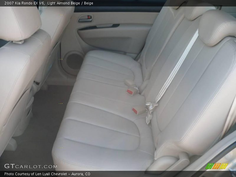 Light Almond Beige / Beige 2007 Kia Rondo EX V6