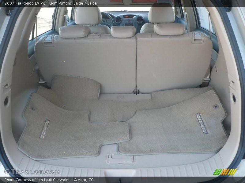 Light Almond Beige / Beige 2007 Kia Rondo EX V6