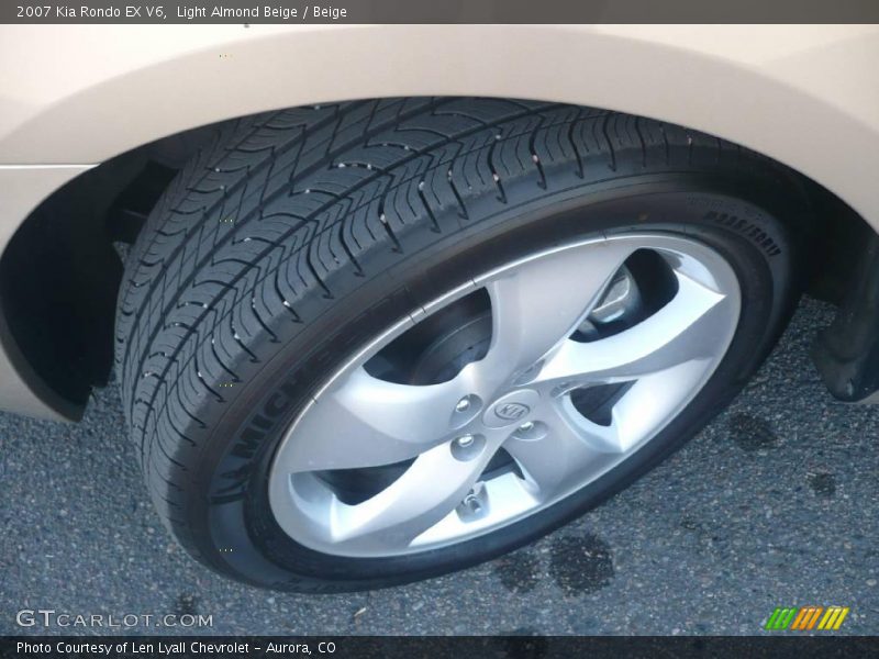 Light Almond Beige / Beige 2007 Kia Rondo EX V6