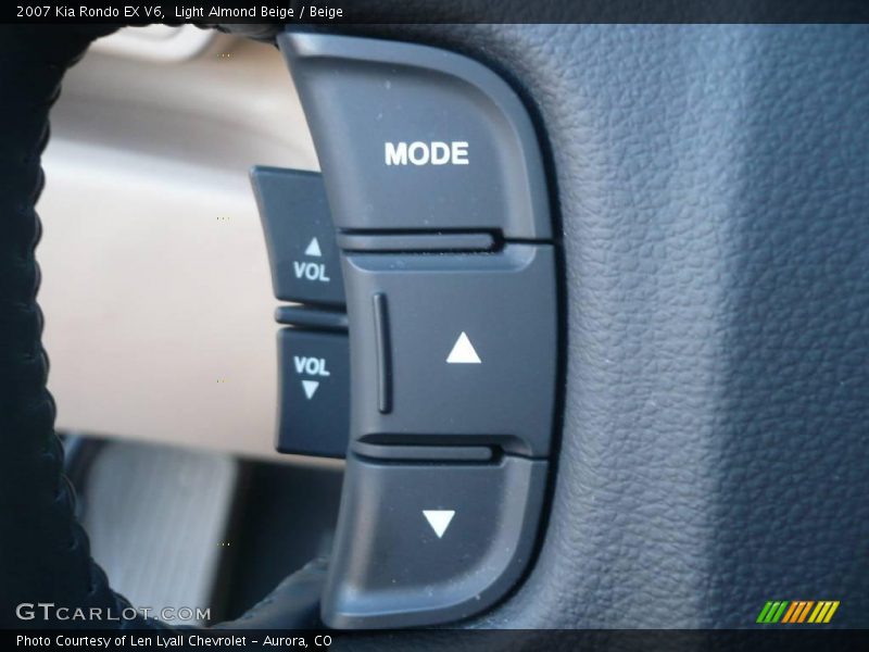 Light Almond Beige / Beige 2007 Kia Rondo EX V6