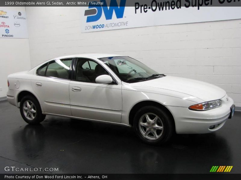 Arctic White / Neutral 1999 Oldsmobile Alero GL Sedan
