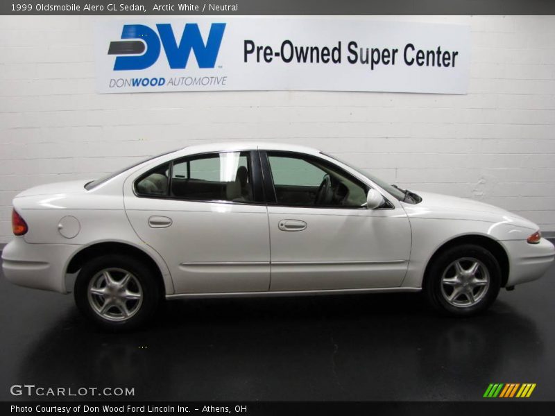 Arctic White / Neutral 1999 Oldsmobile Alero GL Sedan