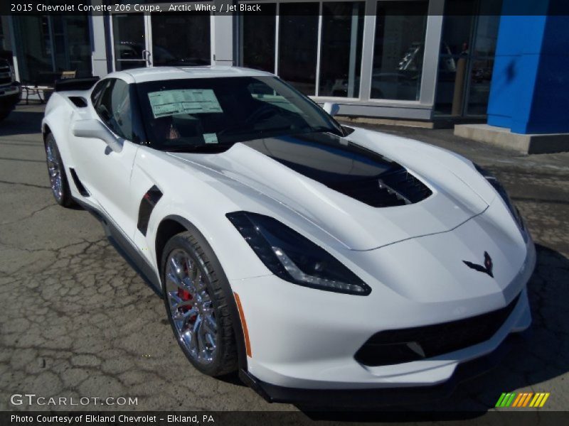 Front 3/4 View of 2015 Corvette Z06 Coupe
