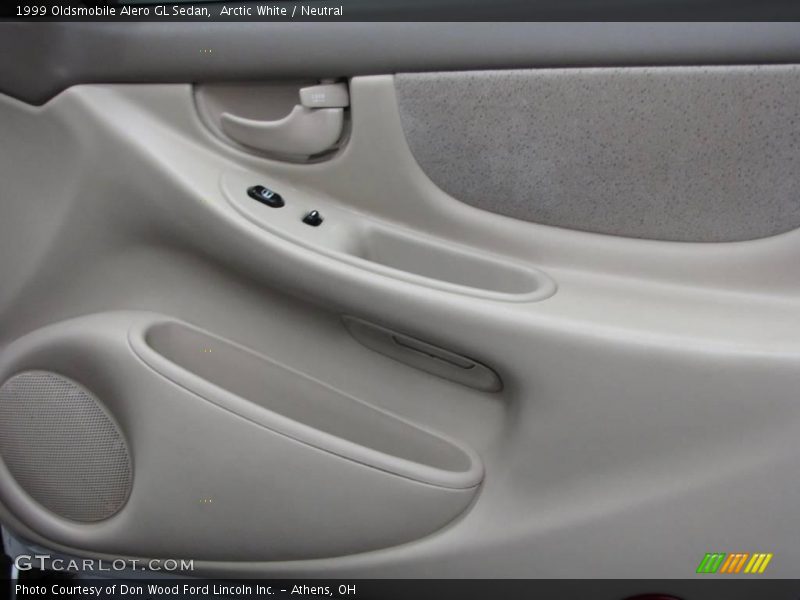 Arctic White / Neutral 1999 Oldsmobile Alero GL Sedan