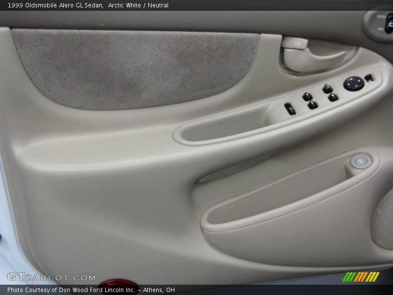 Arctic White / Neutral 1999 Oldsmobile Alero GL Sedan