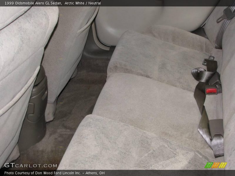 Arctic White / Neutral 1999 Oldsmobile Alero GL Sedan