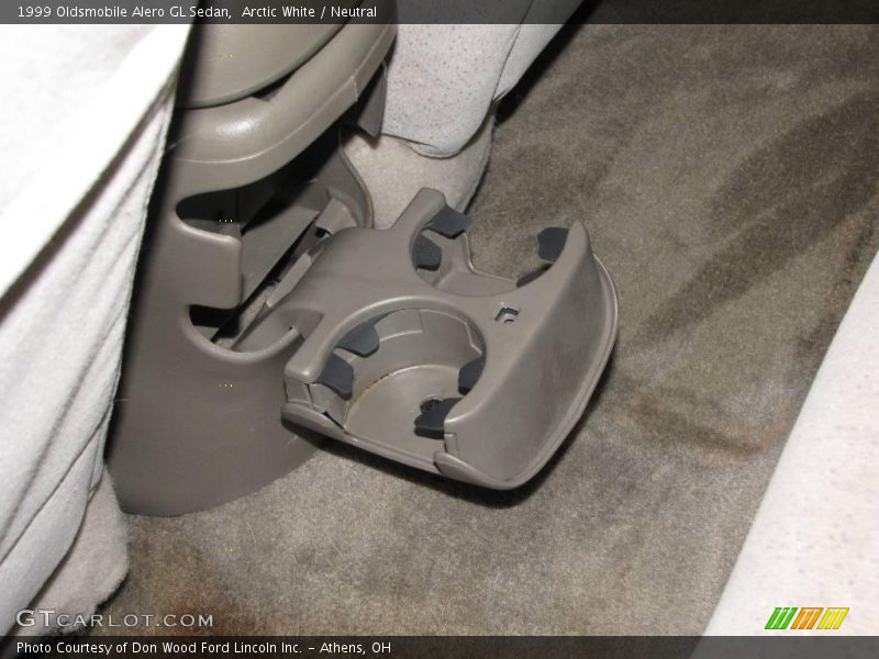 Arctic White / Neutral 1999 Oldsmobile Alero GL Sedan