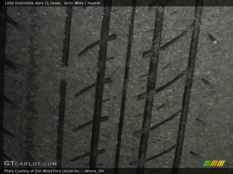 Arctic White / Neutral 1999 Oldsmobile Alero GL Sedan