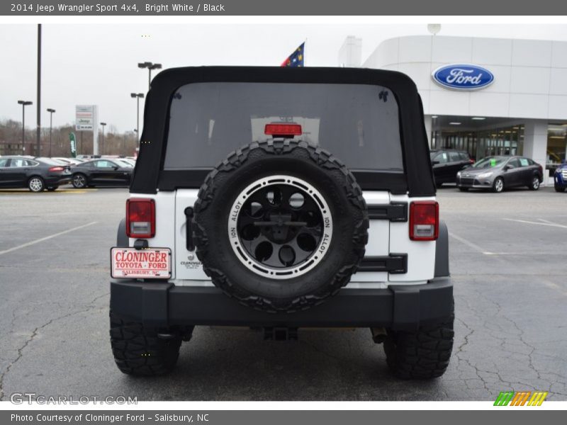 Bright White / Black 2014 Jeep Wrangler Sport 4x4