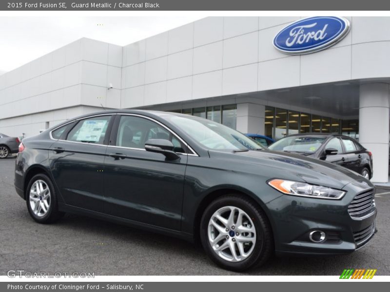 Guard Metallic / Charcoal Black 2015 Ford Fusion SE