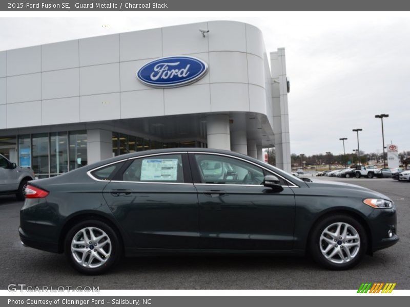 Guard Metallic / Charcoal Black 2015 Ford Fusion SE