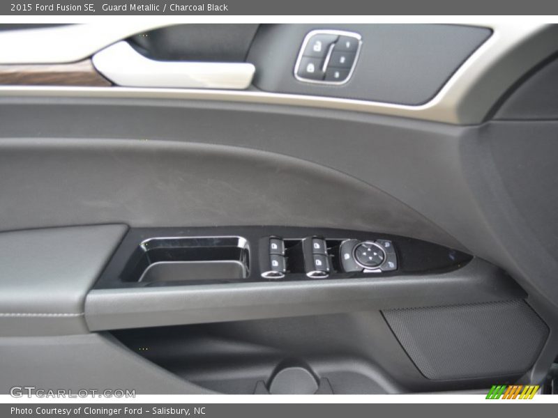 Guard Metallic / Charcoal Black 2015 Ford Fusion SE