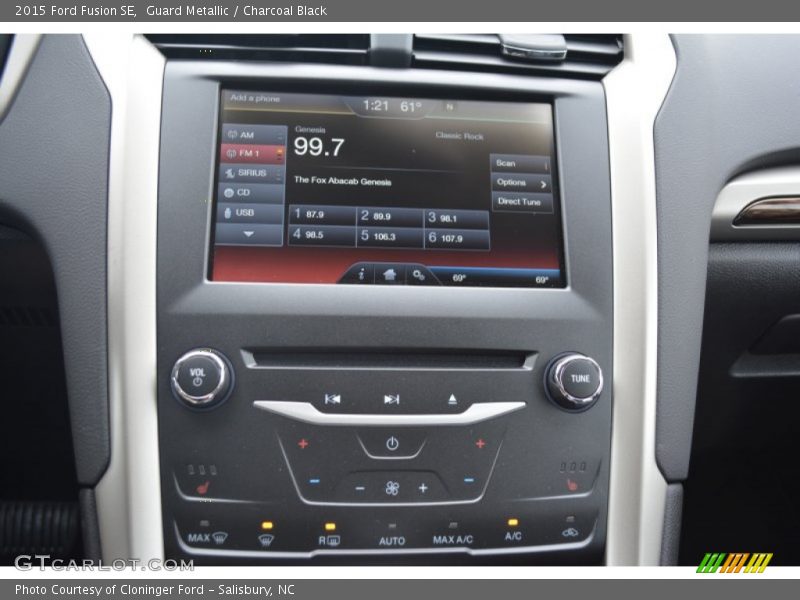 Guard Metallic / Charcoal Black 2015 Ford Fusion SE
