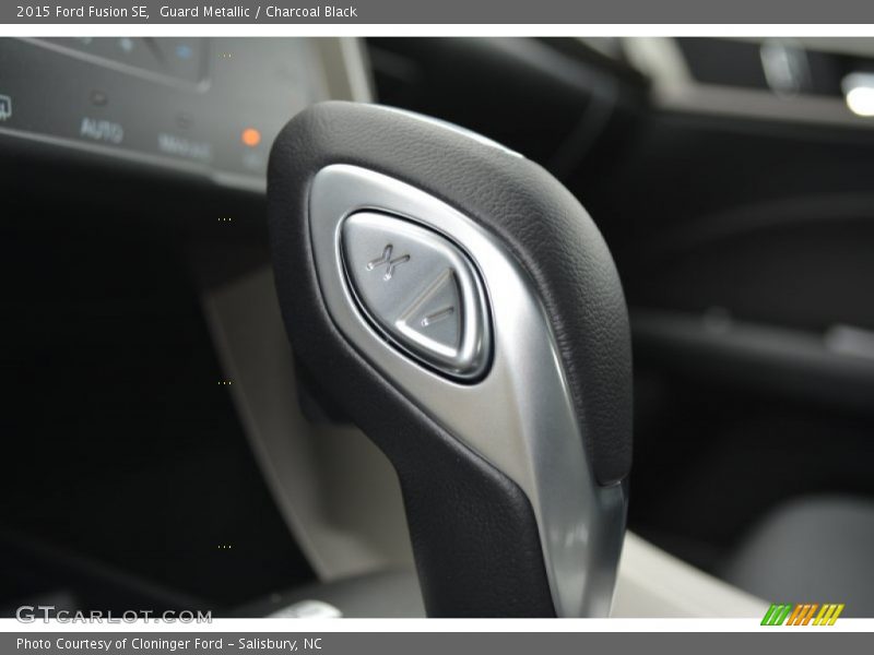 Guard Metallic / Charcoal Black 2015 Ford Fusion SE