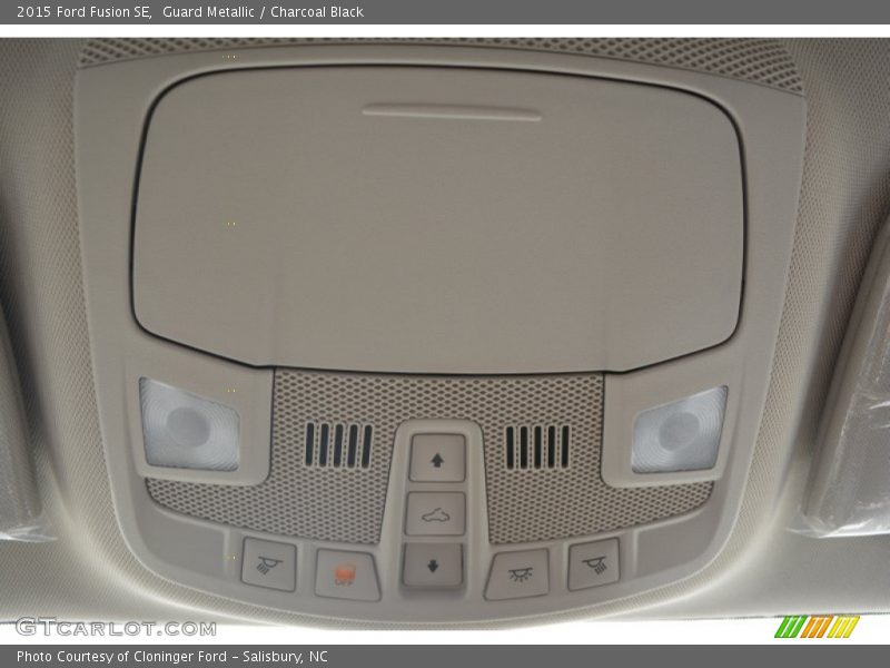 Guard Metallic / Charcoal Black 2015 Ford Fusion SE