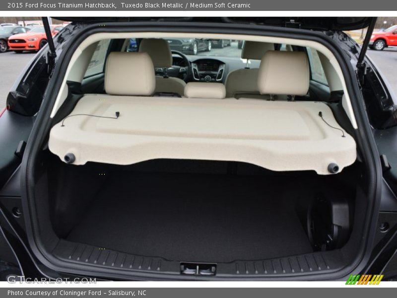  2015 Focus Titanium Hatchback Trunk
