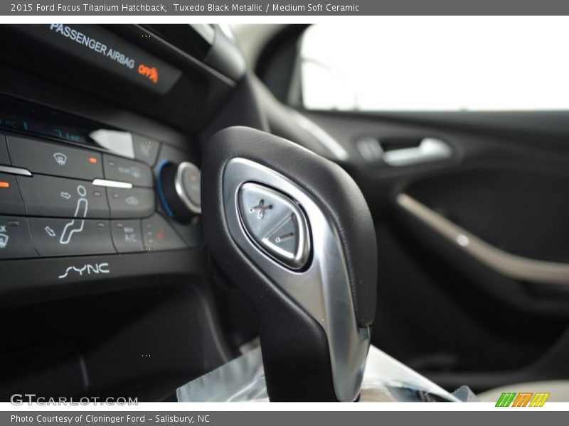 Tuxedo Black Metallic / Medium Soft Ceramic 2015 Ford Focus Titanium Hatchback