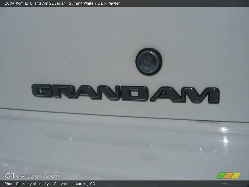 Summit White / Dark Pewter 2004 Pontiac Grand Am SE Sedan