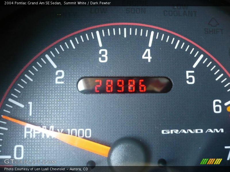 Summit White / Dark Pewter 2004 Pontiac Grand Am SE Sedan