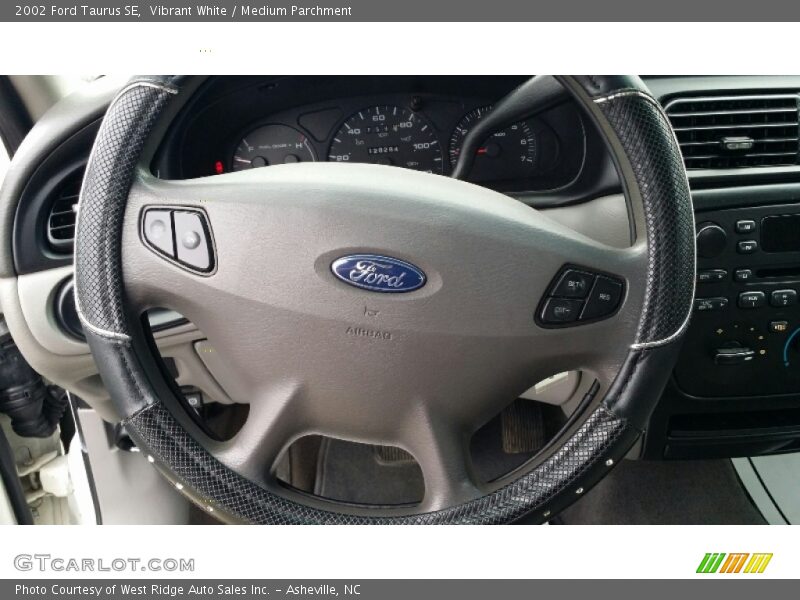 Vibrant White / Medium Parchment 2002 Ford Taurus SE