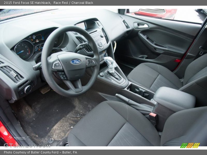  2015 Focus SE Hatchback Charcoal Black Interior