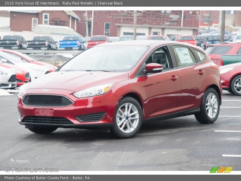 Ruby Red Metallic / Charcoal Black 2015 Ford Focus SE Hatchback