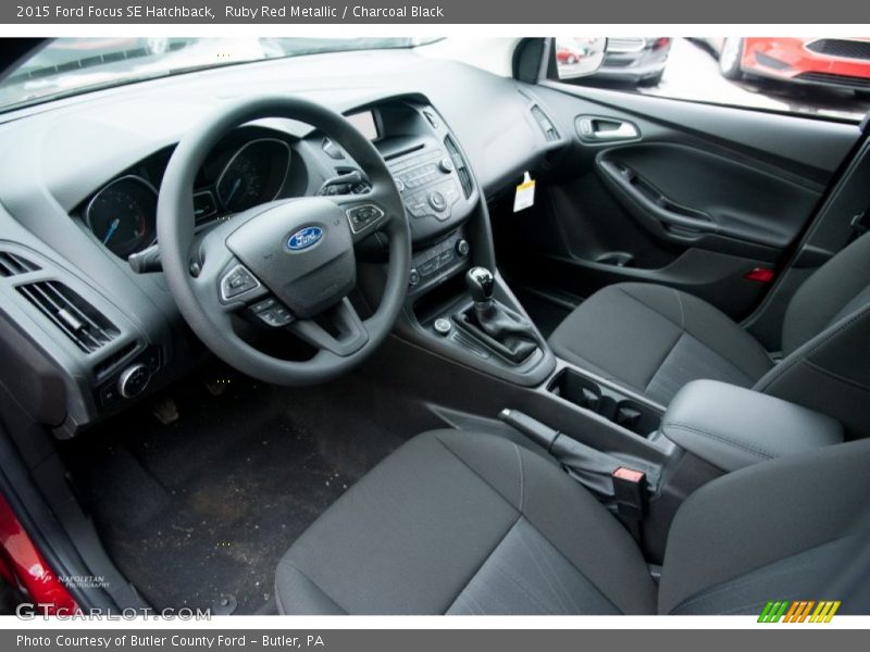 Ruby Red Metallic / Charcoal Black 2015 Ford Focus SE Hatchback