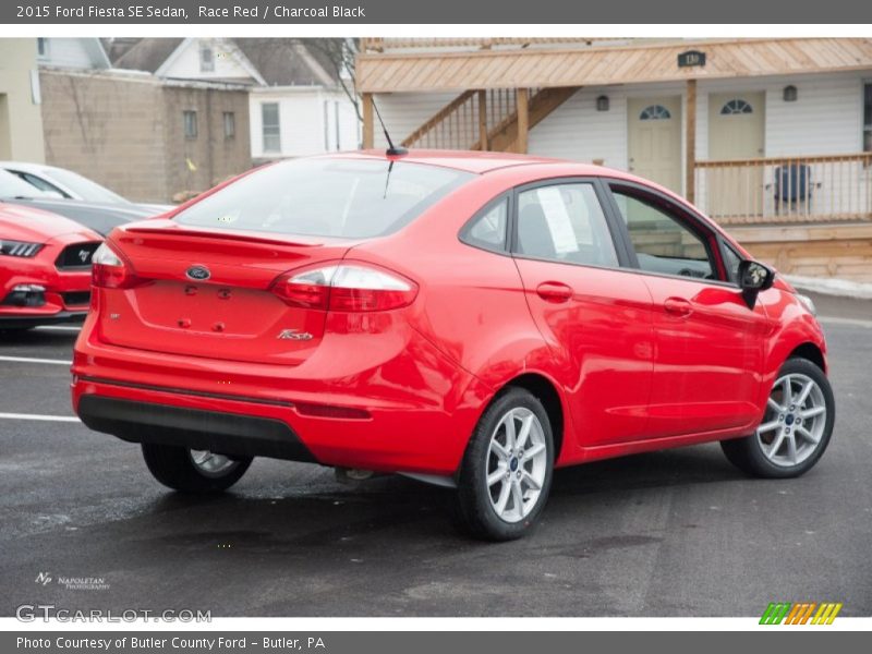 Race Red / Charcoal Black 2015 Ford Fiesta SE Sedan