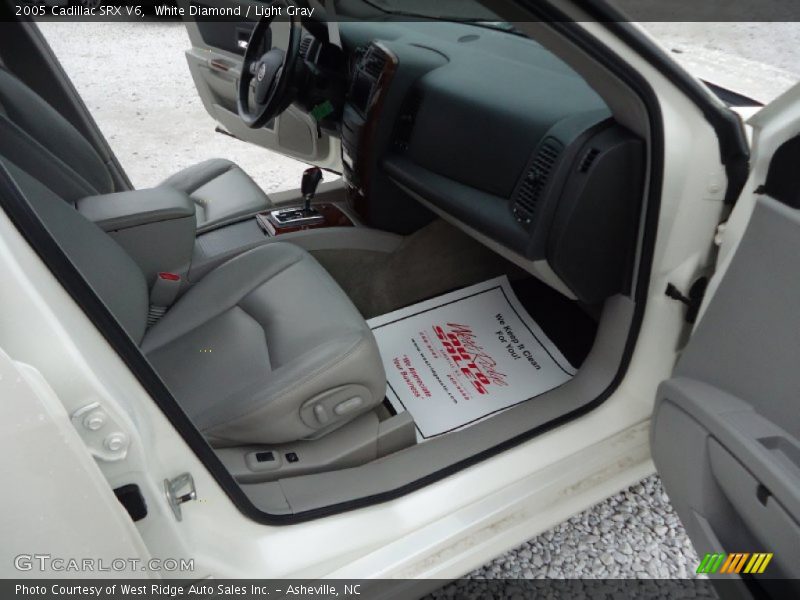 White Diamond / Light Gray 2005 Cadillac SRX V6