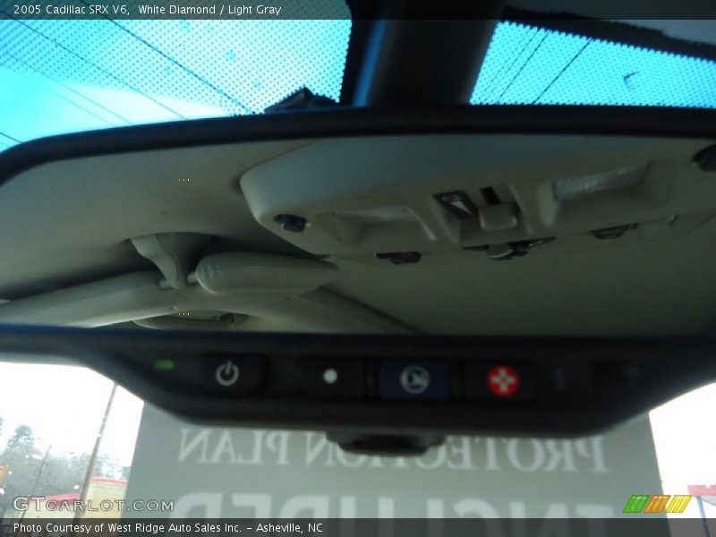 White Diamond / Light Gray 2005 Cadillac SRX V6