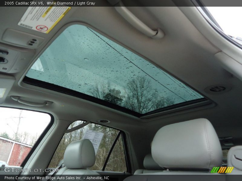 White Diamond / Light Gray 2005 Cadillac SRX V6