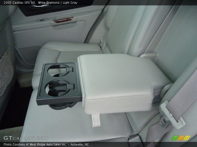 White Diamond / Light Gray 2005 Cadillac SRX V6